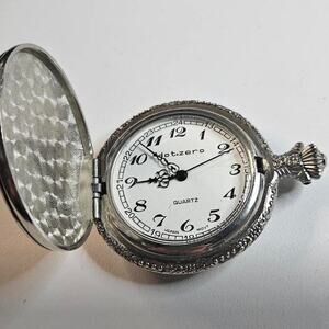 Vintage automobile hunter style quartz